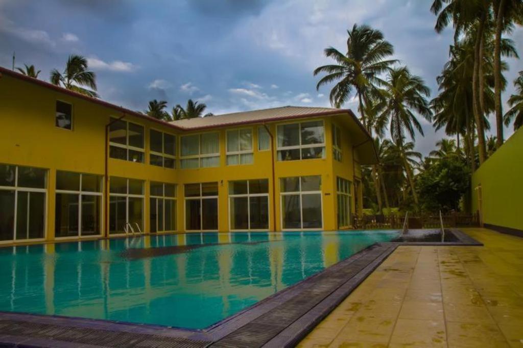 Hotel Villa Viana Marawila Luaran gambar
