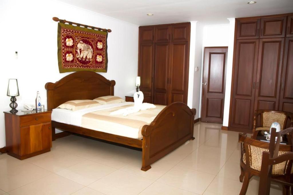 Hotel Villa Viana Marawila Luaran gambar